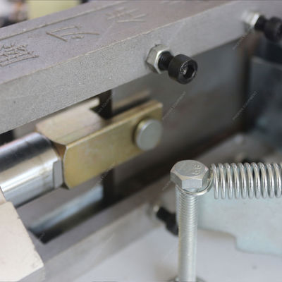 Werkwijze Volledig automatische randbandmachine voor vouwarmcurve