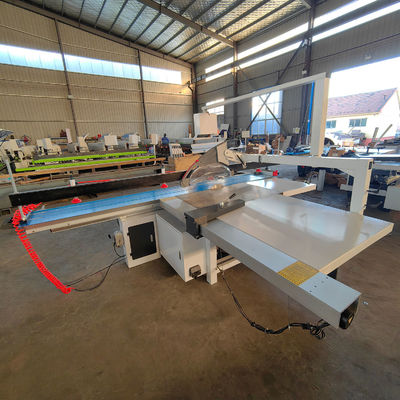 8000 r/min Scoring Speed CNC-6132 Double Blade Sliding Table Saw voor bouwwerkzaamheden