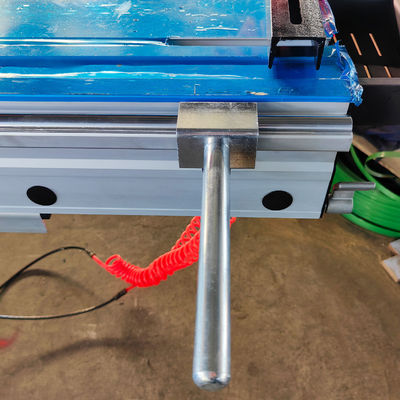 8000 r/min Scoring Speed CNC-6132 Double Blade Sliding Table Saw voor bouwwerkzaamheden