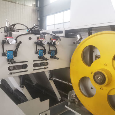 0.37kw Lifting Motor Horizontale houtbandzaagmachine met dubbele messen en transportband