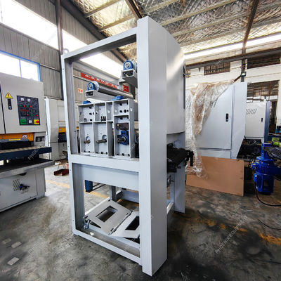 R-RP630 Volledig automatische zandmachine voor solide houtplaten in de houtbewerkende industrie