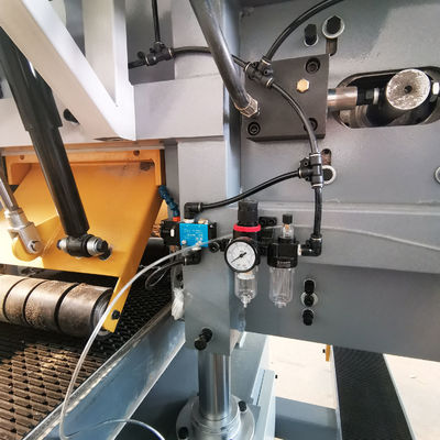 11KW-22KW Hoofdmotorkracht MJ400 Hoogspanningszaagmachine voor houtsnijden met wielen