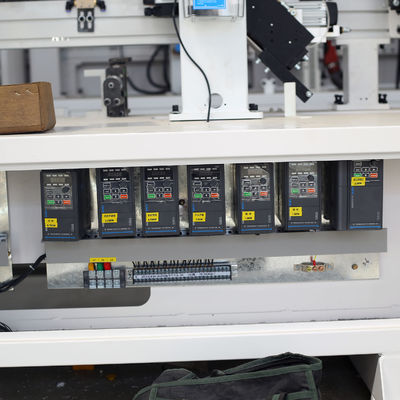 Automatische randbandmachine voor de productie van kastdeuren