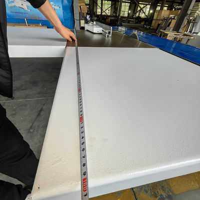MJ3200 Elektronische schuiftafelzaagmachine met 5,5 kW vermogen en 780 kg gewicht