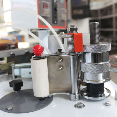 Kleefmachine voor 2 mm pvc-kasten met randbanden voor volledig automatische werking
