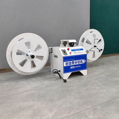 Houtbewerkingsmachine voor het snijden van randbanden voor het lamineerproces van witte meubels