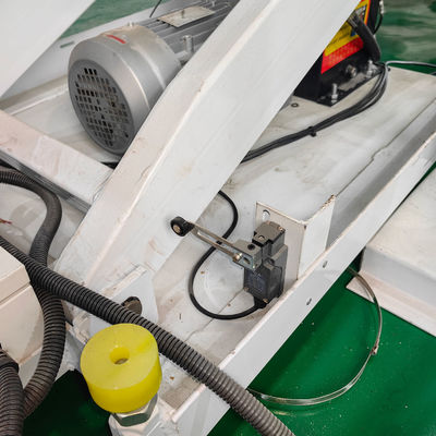Werkzame belasting 1500 kg PDL01 3kw 380v/50hz Hydraulische elektrische heftafel met rolinrichting