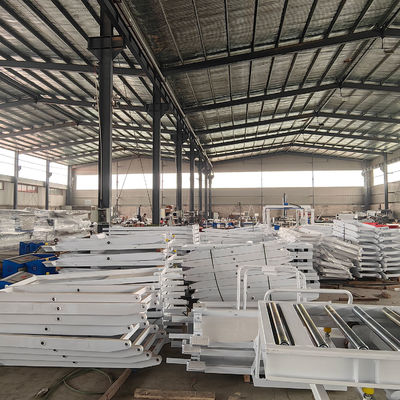 Elektrische roltafel voor het laden van panelen op CNC-paneelzaagapparatuur met schaarhef van 1500 kg