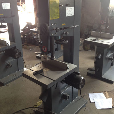 Industriële elektrische vertikale bandzaagmachine voor houtbewerking MJ345E in kledingwinkels