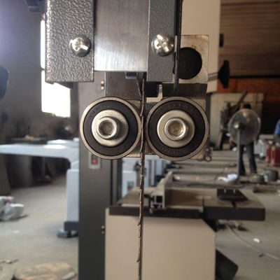 Industriële elektrische vertikale bandzaagmachine voor houtbewerking MJ345E in kledingwinkels