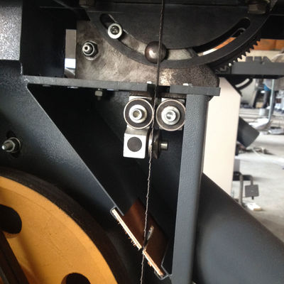 Hout snijden Verticale band zagmachine met aanpassing 380V220V Spanning en ondersteuning
