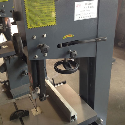 990*760*1800mm Houtbewerking Verticale bandzaagmachine voor machinewerkplaatsen MJ345E