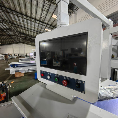 PM612B Houtgebaseerde panelen Machinery CNC Zeszijdige houtboormachine voor kasten deuren