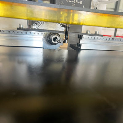 Verticale boormachine met scharnier voor de deurpaneel van meubels in machineshops