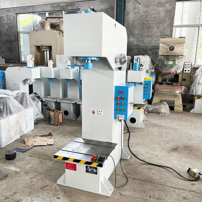 Kleine broaching machine met maximaal 25 MPa hydraulische druk en 200 mm keeldiepte
