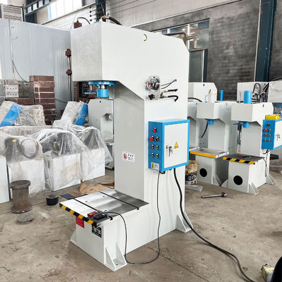Kleine broaching machine met maximaal 25 MPa hydraulische druk en 200 mm keeldiepte