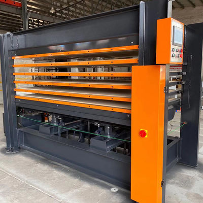Houten gevormde deur laminaat Hout Hot Press Machine met een hoge productiviteit en goede