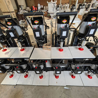 Houtborringsmachine voor het boren van meubels met draagbare scharnieren