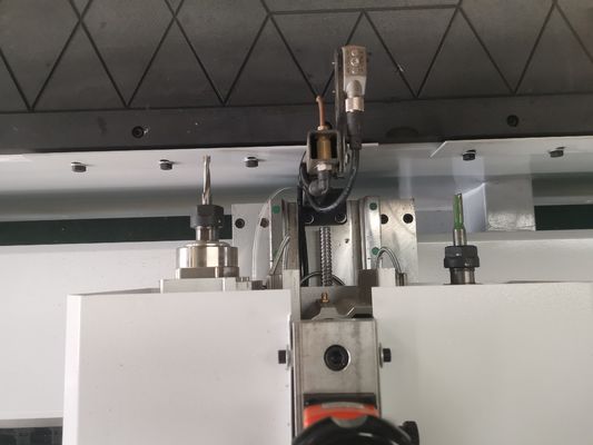 2.2kw*2 Spindelkracht Houtpaneel CNC zijdelboormachine met 750 400w servomotor