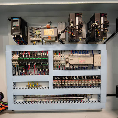Horizontale vorm MJ6228A Hoog snelheids CNC-paneelzaag voor de vervaardiging van houtsnijwerk