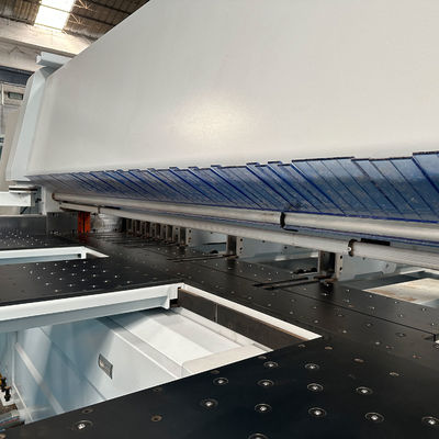 Horizontale vorm MJ6228A Hoog snelheids CNC-paneelzaag voor de vervaardiging van houtsnijwerk