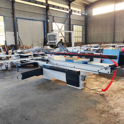 Industriële CNC-houtsnijmachine met horizontale stijl