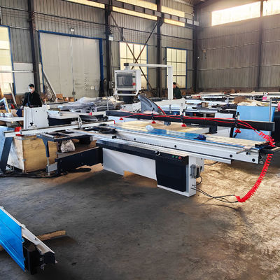 Industriële CNC-houtsnijmachine met horizontale stijl