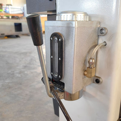 Geavanceerde houtbewerkingsmachines CNC-zaag met automatisch hek en schuiftafel