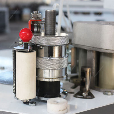 Geavanceerde volledig automatische randbandmachine voor onregelmatig gevormde bord en kantoortafel