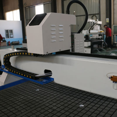 PM1325 CNC Houtbewerking Reclame Snijmachine met 0,02 mm Positioneel nauwkeurigheid