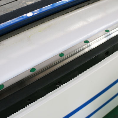 PM1325 CNC Houtbewerking Reclame Snijmachine met 0,02 mm Positioneel nauwkeurigheid
