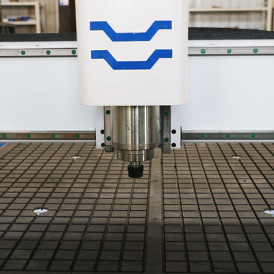 Volledig automatische CNC-markering, snijgraveringsmachine voor hout en acryl PVC-platen