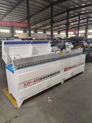 Kantebandmachine voor het bewerken van rechte en scheve bevelkanten in de meubelindustrie