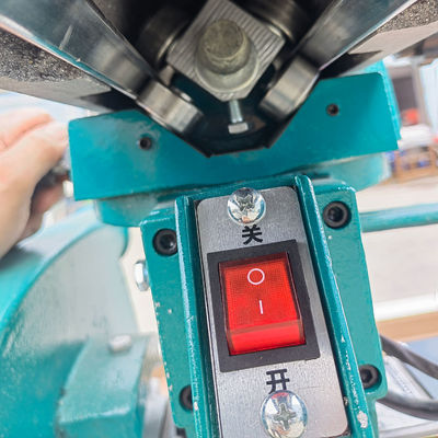 45° horizontale rotatie houtbewerking handzaag dwarszaagmachine voor het snijden van hout