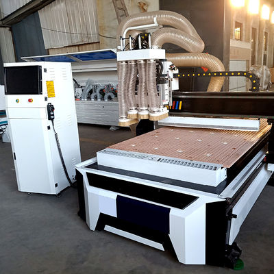 Max. Werksnelheid 25000mm/min 1300×2500mm Werktafelgrootte Houtbewerking CNC Router