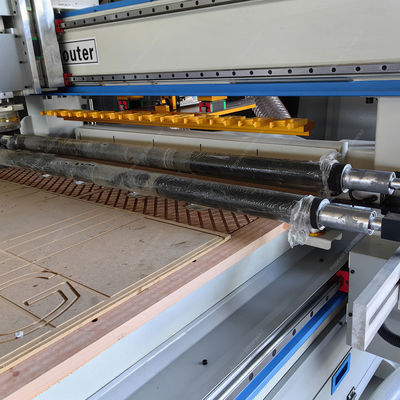 Meerdere doeleinden CNC-draai- en freesmachine 1300×2500 Werktafelgrootte