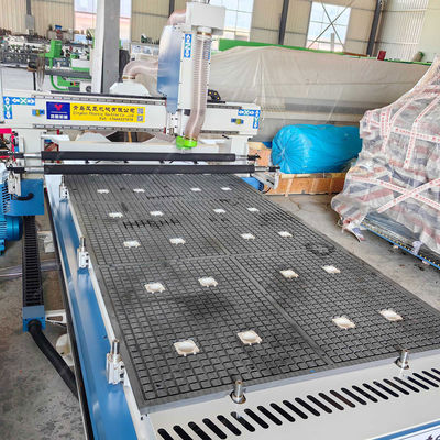 1700 kg gewicht CNC-router voor houtsnijwerk met horizontale boor- en boorfuncties