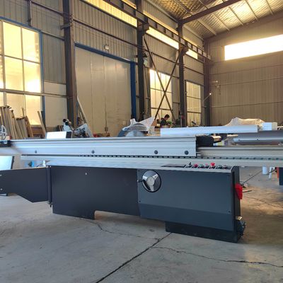 Horizontale zware precisiezaag voor houtbewerking Maximale snijlengte 3200 mm