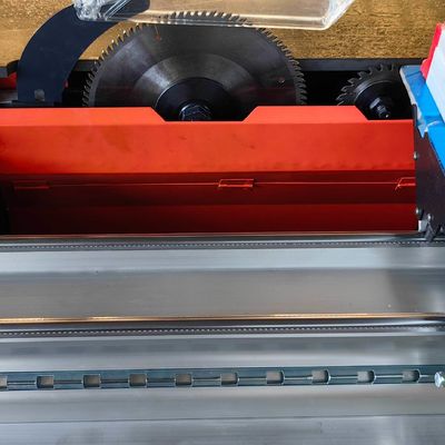 Horizontale zware precisiezaag voor houtbewerking Maximale snijlengte 3200 mm