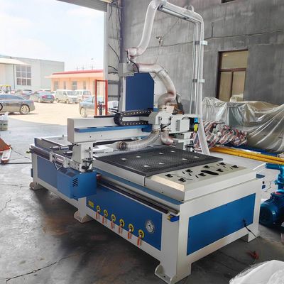 Productie-aanleg Multi-Blade Houtzaag Snijmachine met 3-assige CNC Hout Router