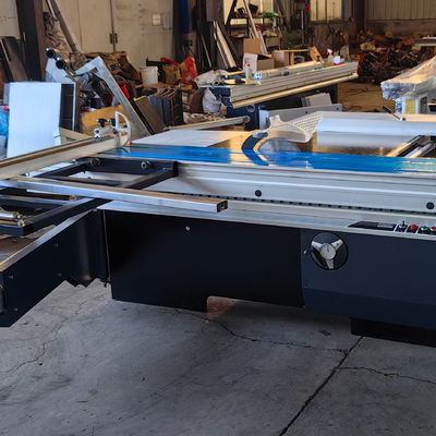 Maximale snijbreedte 1300 mm Verticaal paneelzaag Schuiftafelzaagmachine voor houtbewerking