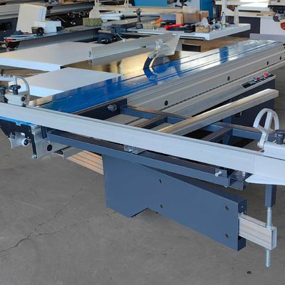 Maximale snijbreedte 1300 mm Verticaal paneelzaag Schuiftafelzaagmachine voor houtbewerking