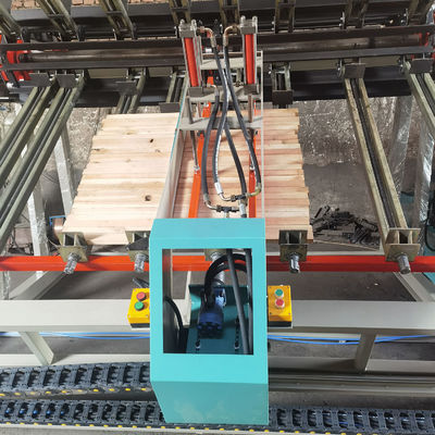 MY2600A-8 Houtbewerking Massivhout Block Board Pneumatische Hydraulische Rotary Clamp Pressing Machine
