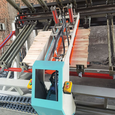 MY2600A-8 Houtbewerking Massivhout Block Board Pneumatische Hydraulische Rotary Clamp Pressing Machine