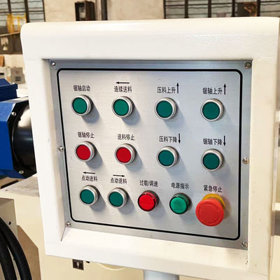 Korte materialen snijzagen met meerdere lemmen met automatische voeding en snijfunctie