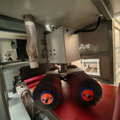 Makkelijk te bedienen metalen platte deburrerende trillende tumblerpoetsmachine met vacuüm