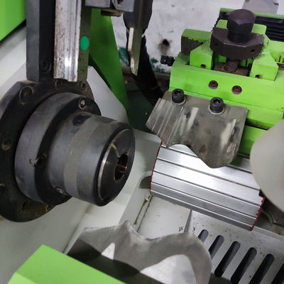 PL450 Volledig automatische multifunctioneel geïntegreerde CNC-houten draaibank voor snelle en productie