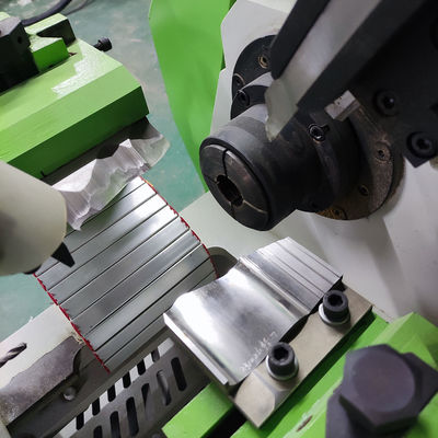 PL450 Automatische houten draaibank voor aangepaste en nauwkeurige productie van honkbalknuppel