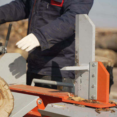 Houten beugel aanvaardbaar OEM Horizontale 28T log hout splitsing machine voor huishouden
