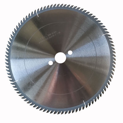 Tct Carbide materiaal legering Houtbewerking Circulaire zaagblad voor het snijden van massief hout
